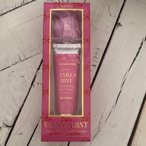 Nicole Miller Vanilla Mint Hand and Lip Care Set - Pink